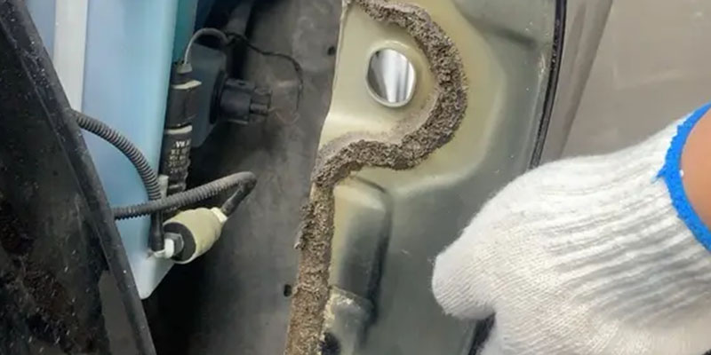 車門門檻梁內黑膠解決啥問題-汽車膨脹膠降噪防腐增剛度方案